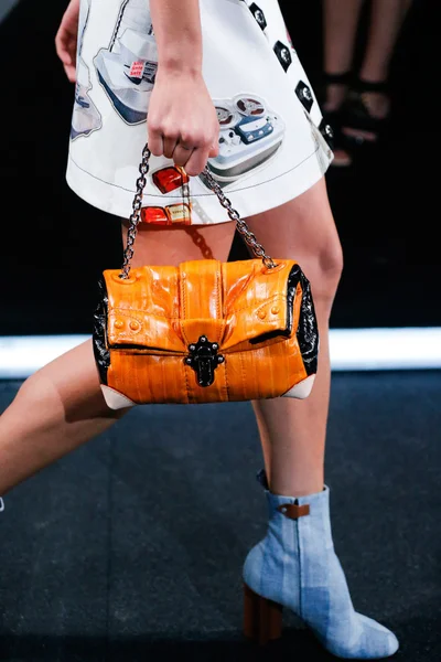 Look 43